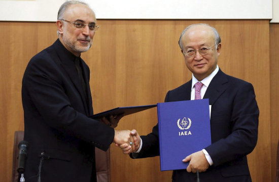 ACUERDO. El presidente de la Atmica de Irn, Al Akbar Salehi (izq), y el director de la OIEA, Yukiya Amano.