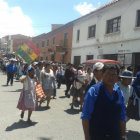 MULTITUD. Cientos de vecinos salieron a protestar a las calles.