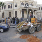 VIOLENCIA. Fotografa que muestra el lugar donde se produjo un reciente atentado en la plaza Al Hiyaz de Damasco.