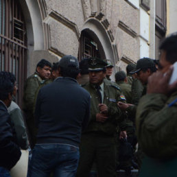 PROTESTAS. El amotinamiento de los policas de la UTOP se realiz en pleno centro de La Paz.