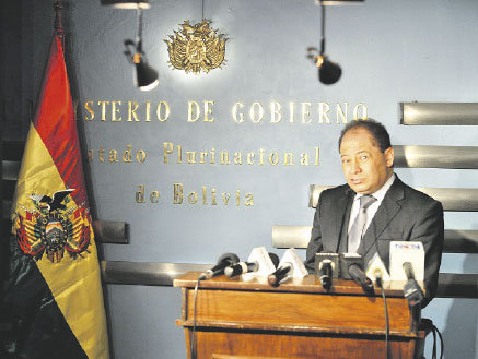 CONFERENCIA. El ministro de Gobierno, Carlos Romero, present ayer el estudio integral de la demanda de hoja de coca en el pas.