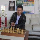 Antonio Loayza retorn a Sucre con su nuevo trofeo de campen, alcanzado en Colombia.