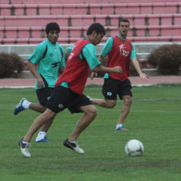 El cuadro estudiantil hizo su prctica de ftbol ayer, en la cancha del estadio Patria.