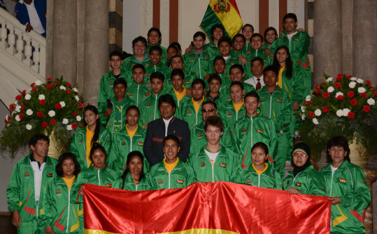 Parte de la delegacin boliviana que competir en los XVII Juegos Bolivarianos de Trujillo.