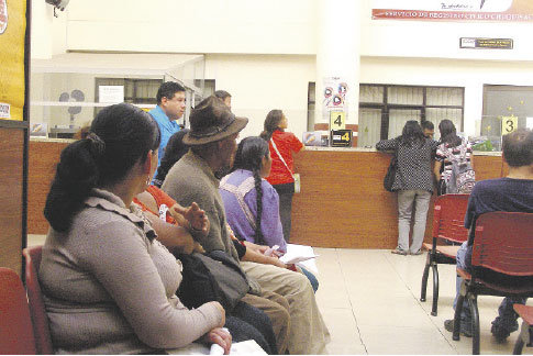 ATENCIN. En el Tribunal Electoral Departamental se prest todo tipo de servicio al pblico.