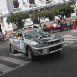 Uno de los blidos que parti desde la Plaza 25 de Mayo de Sucre, en la pasada jornada.