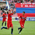 La celebracin de ambos planteles luego de marcar los goles que sellaron el empate a un gol por lado.