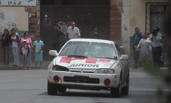 Arriba, el coche de Jos Luis Prez, campen de la categora Libre. Abajo, Lorgio Sandoval, vencedor de la categora N-9.