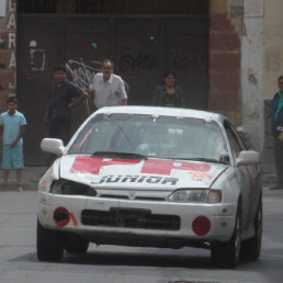 Arriba, el coche de Jos Luis Prez, campen de la categora Libre. Abajo, Lorgio Sandoval, vencedor de la categora N-9.