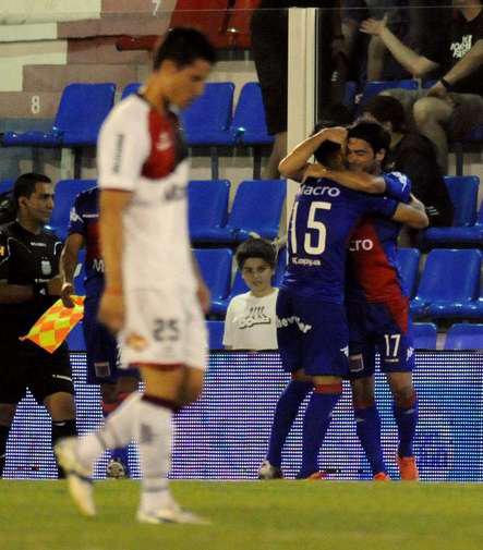 La celebracin de uno de los goles del cuadro de Tigre.