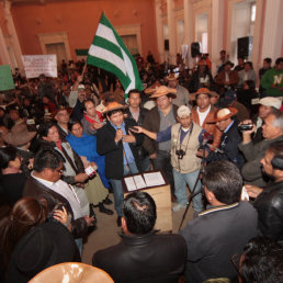 EXIGENCIA. Una delegacin del Chaco estuvo en Sucre en agosto para hacer conocer su demanda.