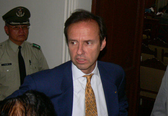 PRESIDENCIABLE. Tuto Quiroga, en una de sus apariciones pblicas en Sucre.