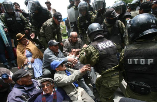 MEDIDAS: El sector jubilado disea su lucha por alcanzar el pago del doble aguinaldo.