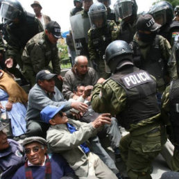 MEDIDAS: El sector jubilado disea su lucha por alcanzar el pago del doble aguinaldo.