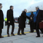 ESFUERZO. El Secretario de Estado estadounidense, John Kerry, a su llegada al aeropuerto de Ginebra, Suiza.