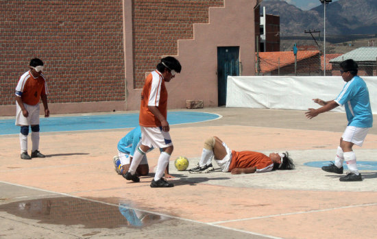 Una escena de los partidos de ftbol de saln de ayer, sbado.