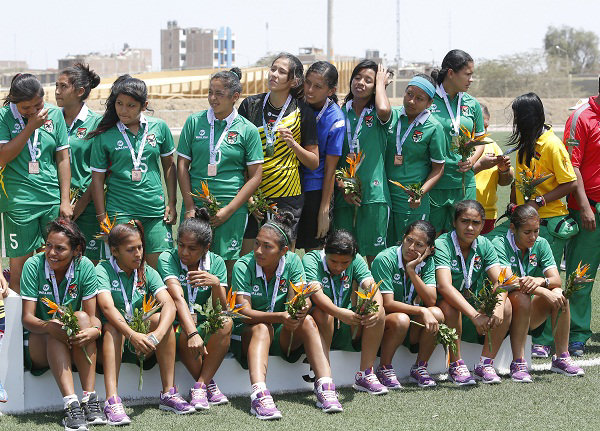 El equipo femenino de ftbol termin tercero tras vencer a Ecuador.