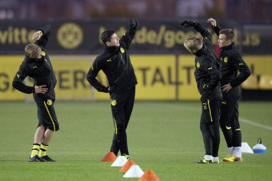 Los jugadores del Borussia Dortmund ayer, en la previa del partido.