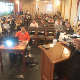 ENCUENTRO. Representantes de las cooperativas de telecomunicaciones del pas se interiorizan sobre las tecnologas del satlite Tpak Katari.