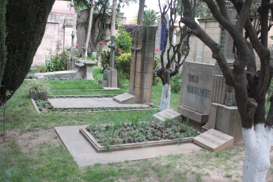 CEMENTERIO. Muchos propietarios an no presentaron documentacin requerida.