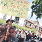 PROTESTA. Los jubilados marchan en Sucre en demanda del doble aguinaldo.