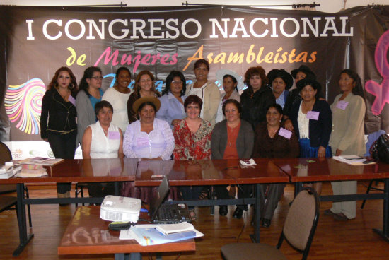 LIDERESAS. Las mujeres asamblestas tras la inauguracin del II Congreso de AMADBOL.