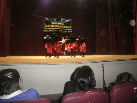 ACTUACIN. La presentacin del elenco del Colegio Humboldt con el baile de Tundiquis.