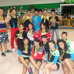 Los integrantes de la seleccin chuquisaquea que compitieron en el Campeonato Nacional de Gimnasia, categora Mayor y Usag (Niveles), realizado en Santa Cruz.