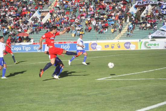 El delantero argentino Ezequiel Gaviglio ingres al minuto 67 y luego de algunos segundos marc el gol de Universitario.