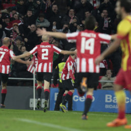 Los jugadores del Athletic de Bilbao celebran el gol de Muniain, el del triunfo sobre Barcelona.