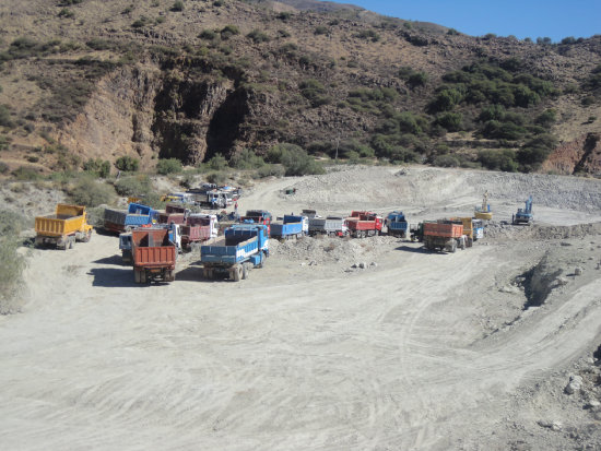 CANTERA. La Calera es una de las fuentes de donde SERMISUD provee de piedra caliza a la Fbrica Nacional de Cemento S.A. (FANCESA).