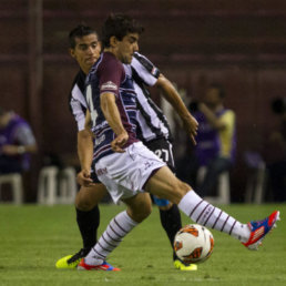 Una fotografa de archivo del partido que jugaron Lans y Libertad, en una de las semifinales.