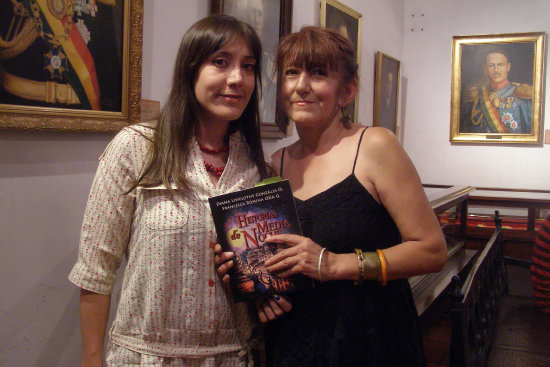 AUTORAS. Francesca Oa y Diana Gonzles en la presentacin de su libro.