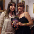 AUTORAS. Francesca Oa y Diana Gonzles en la presentacin de su libro.