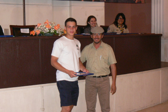 RECONOCIMIENTO. Los voluntarios en el Saln de Convenciones de la Gobernacin.