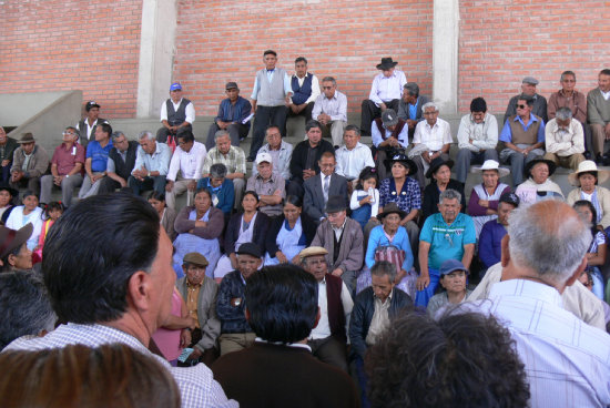 AMPLIADO. Los jubilados analizaron ayer, en Sucre, la situacin y decidieron volver a las calles.