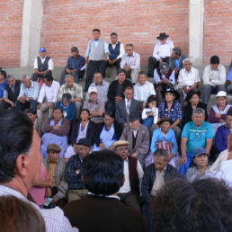 AMPLIADO. Los jubilados analizaron ayer, en Sucre, la situacin y decidieron volver a las calles.