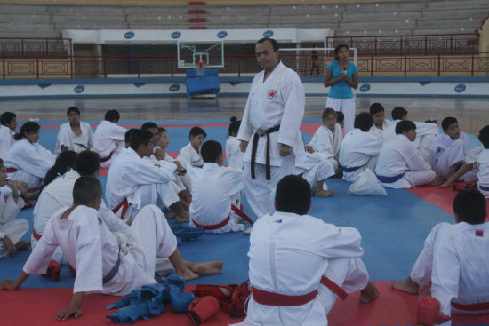 Ayer se cumpli el curso nacional de arbitraje, en el coliseo Polideportivo de la zona de Garcilazo.