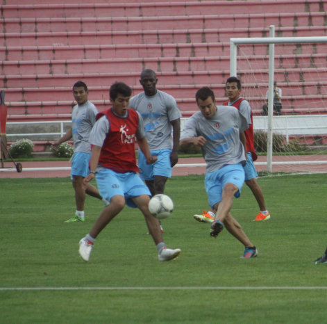 El equipo se entren ayer, en el estadio Patria.