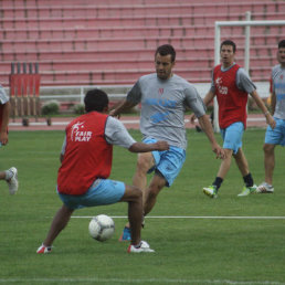 Una imagen de la prctica de ftbol de Universitario, el jueves; ayer, sbado, el equipo se ausent a Santa Cruz de la Sierra.