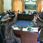 APROBACIN. El momento en el que los asamblestas aprueban parte del proyecto de Estatuto Autonmico. Ocurri ayer.