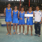 El equipo masculino de Bolivia, junto al entrenador Redy Chumacero, en el Sudamericano de Chile.