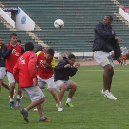 Universitario cumpli ayer, jueves, su principal prctica de ftbol, en el estadio Patria.