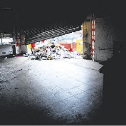 INSEGURIDAD. Vista del interior de uno de los supermercados saqueados durante la protesta.