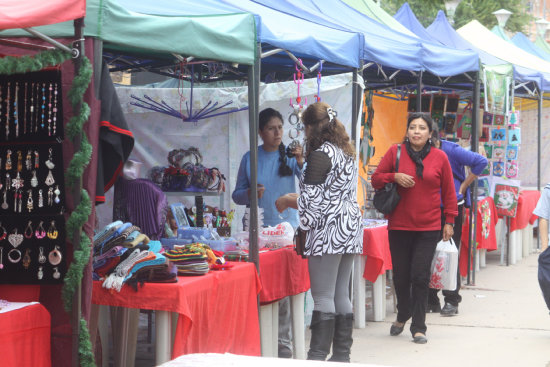 FERIA. Se ofrecen a la venta interesantes trabajos artesanales con precios mdicos.