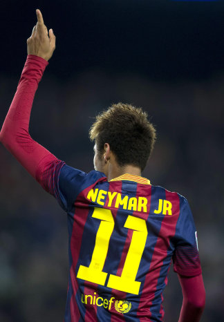 El brasileo Neymar anot un doblete para el triunfo del Barcelona sobre el Villarreal.