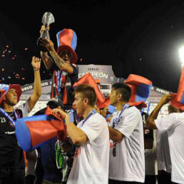 El festejo de los jugadores de San Lorenzo, campen de la Argentina tras empatar en la cancha de Vlez.