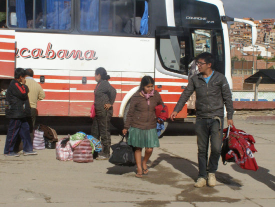 TERMINAL. Se normalizaron las salidas de buses desde Sucre, pero con precaucin.