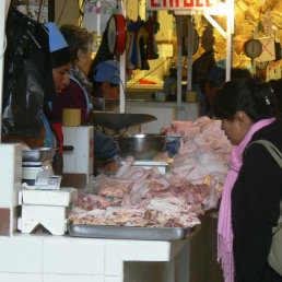 ABASTECIMIENTO. Hay bastante carne de pollo; por eso dicen que baj el precio gancho.