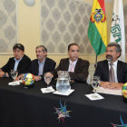 Mauricio Mndez (2d) durante el Consejo Superior de la Liga de Ftbol Profesional Boliviano.